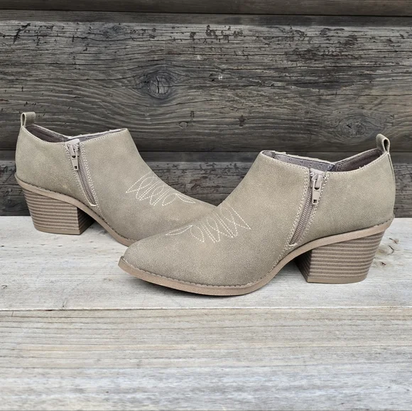 Jellypop NEW Nethera Western Boho Taupe Block Heel Comfort Bootie 8.5M - Picture 5 of 14